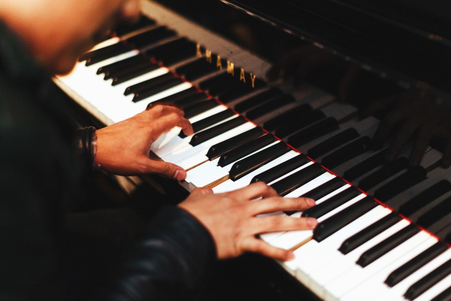 Apprendre le rythme au piano, les bases à connaître.