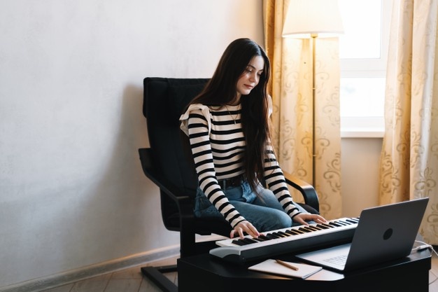 Apprendre le piano en ligne : est-ce possible ?